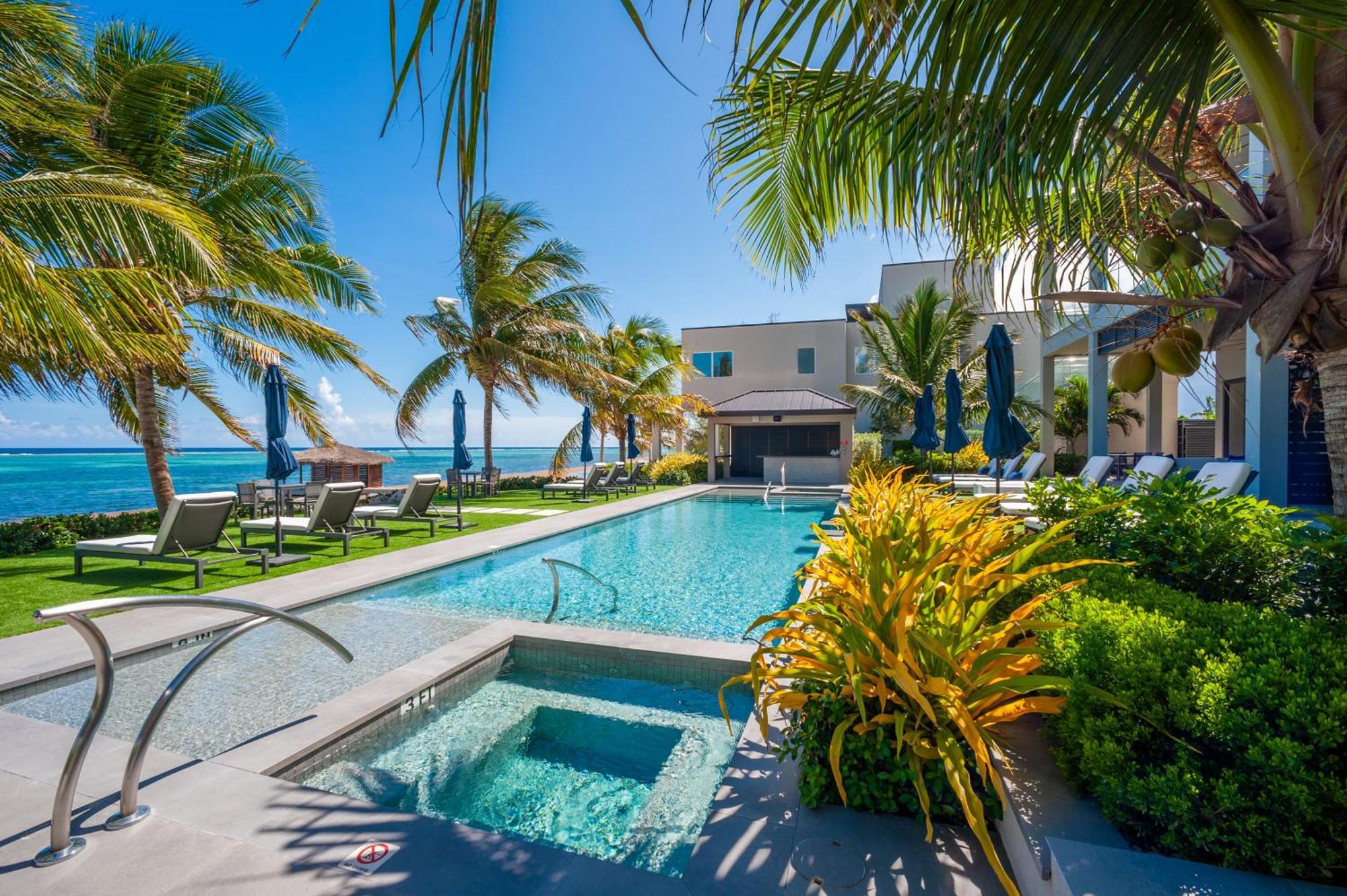 Black Urchin Boutique Resort Bodden Town Szoba fotó
